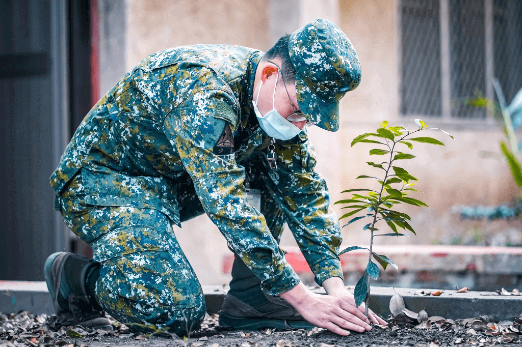 陸軍裝甲第564旅響應植樹活動 營造幸福家園