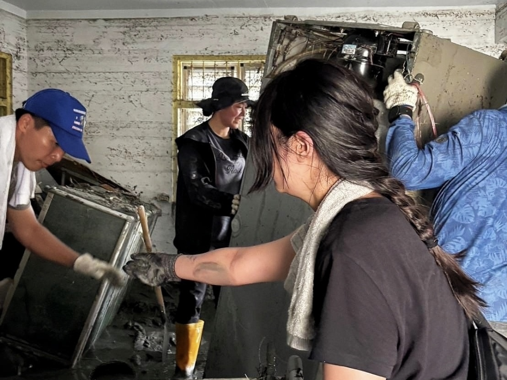 後訓中心補運分部官兵主動馳災展現愛民精神(陸軍後勤訓練中心提供)