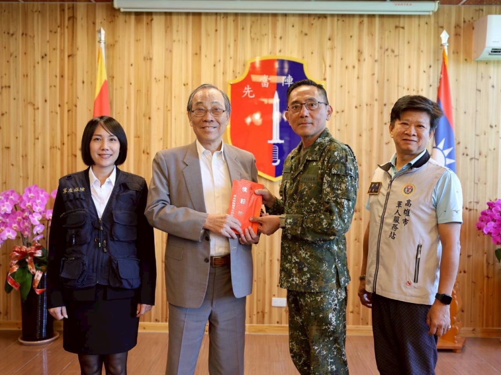 軍友公司步訓部敬軍活動 感謝官兵保家衛國(陸軍步兵訓練指揮部提供)