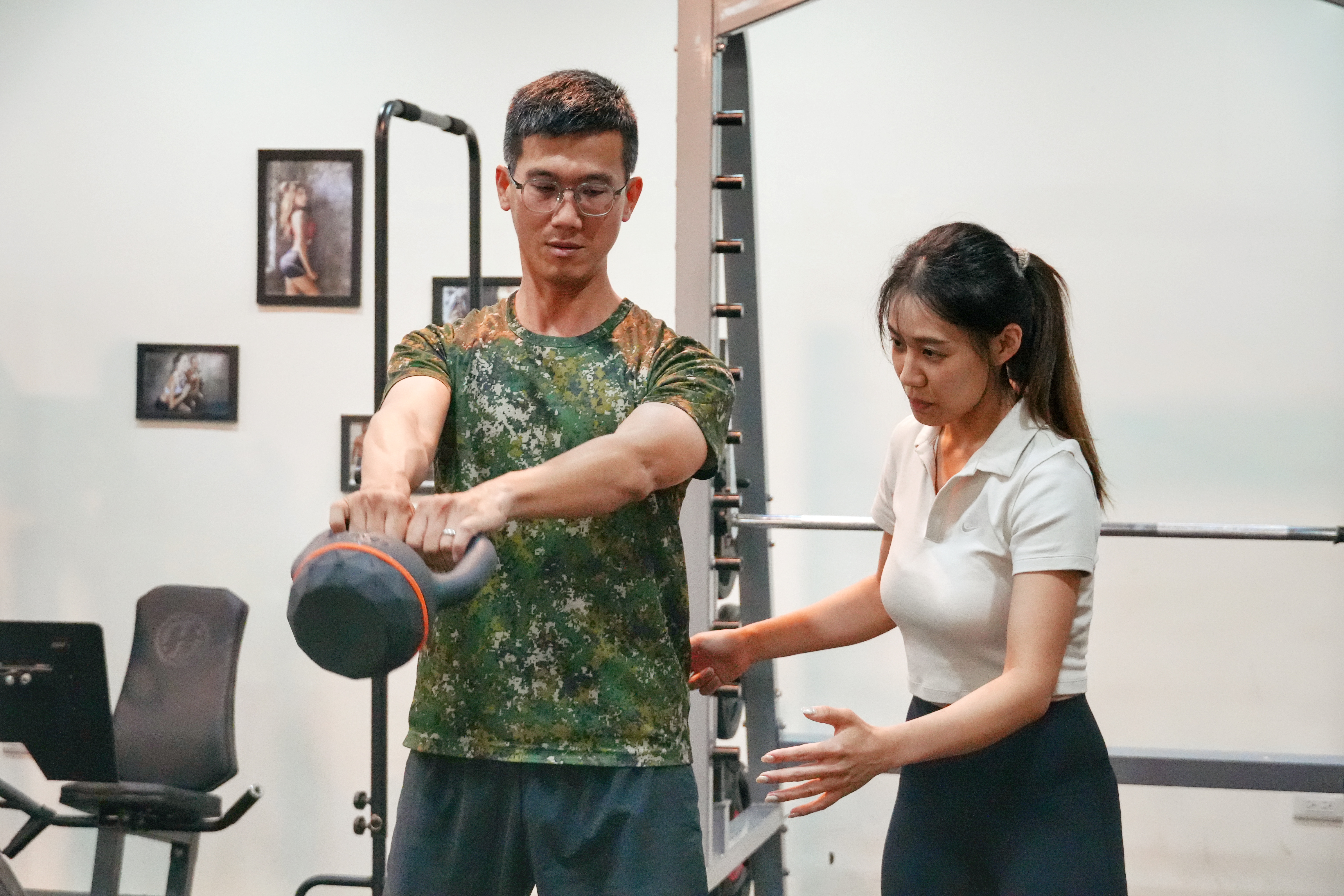 陸軍步兵302旅健身社日前辦理「壺鈴訓練研習」課程。